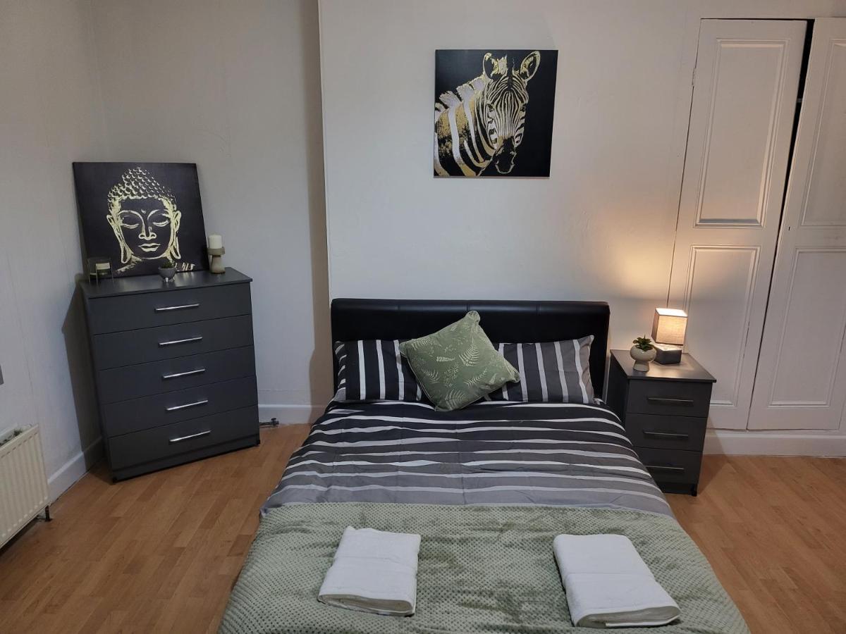 Mcf Short Stay Accommodation - Handsworth เบอร์มิงแฮม ภายนอก รูปภาพ