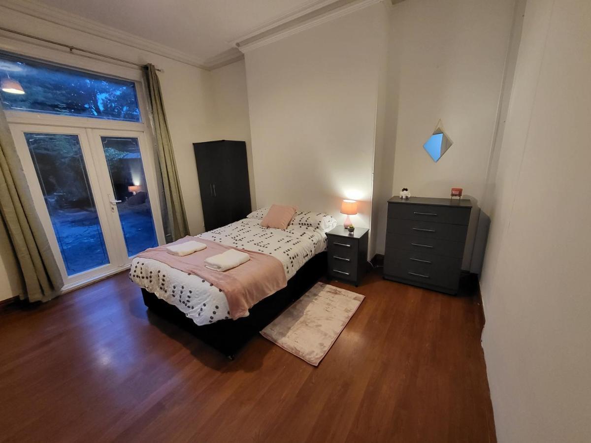 Mcf Short Stay Accommodation - Handsworth เบอร์มิงแฮม ภายนอก รูปภาพ