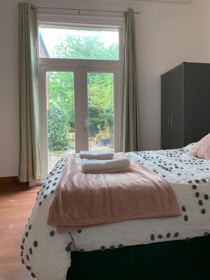 Mcf Short Stay Accommodation - Handsworth เบอร์มิงแฮม ภายนอก รูปภาพ