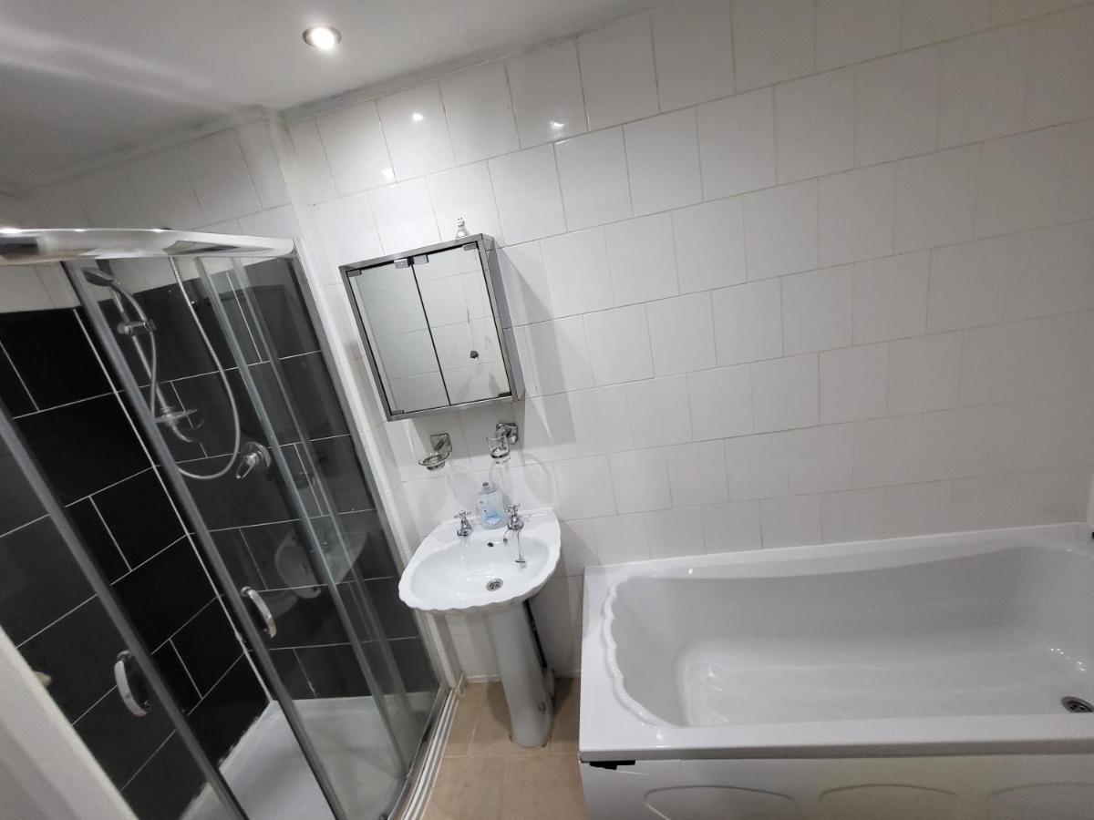 Mcf Short Stay Accommodation - Handsworth เบอร์มิงแฮม ภายนอก รูปภาพ